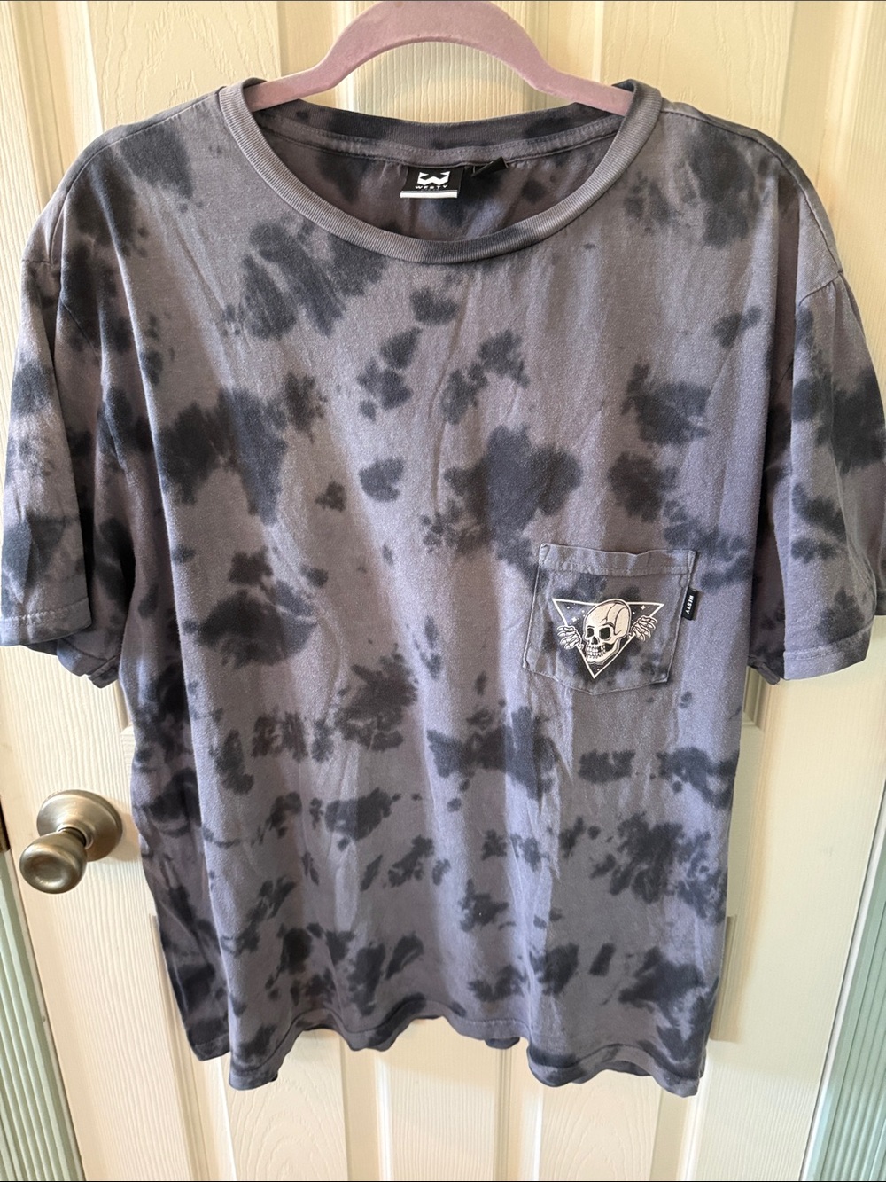 Weary Men's Skull Pocket Tie-Dye Tee - Gray
